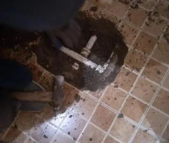 双鸭山卫生间漏水维修公司为您分享下卫生间渗水如何处理及注意事项